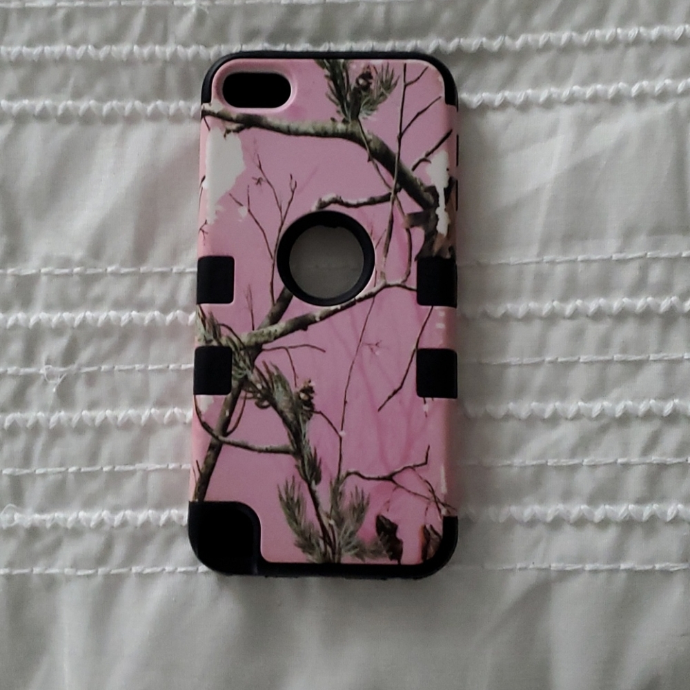 Camo otterbox case for ipod